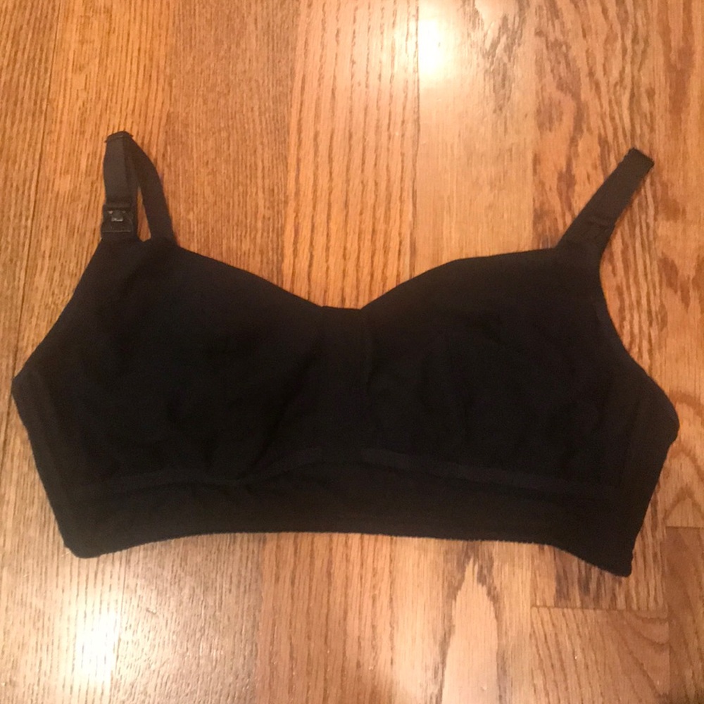 Hands free pumping and nursing bra